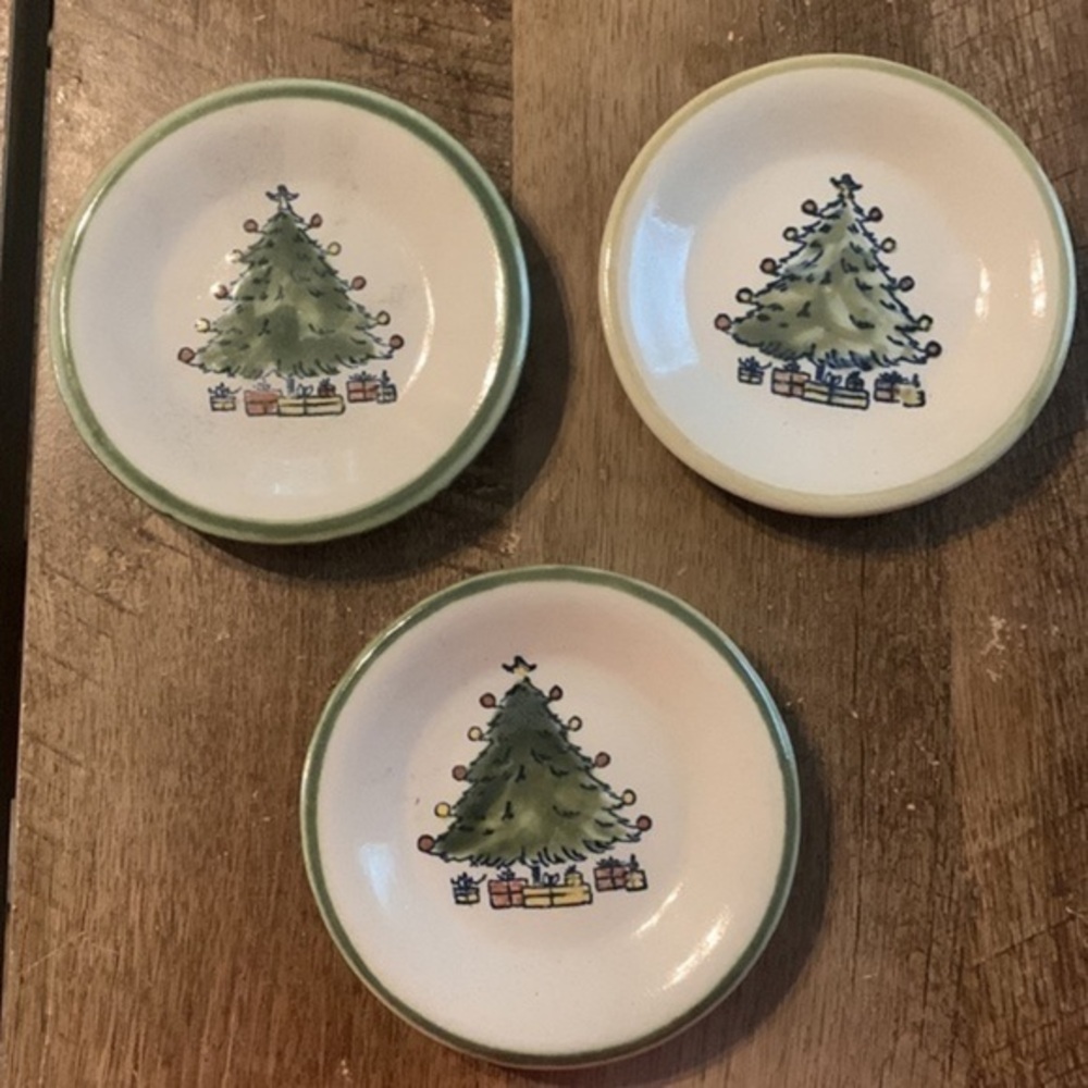 Vintage Louisville Stoneware Christmas Tree Plates – Set of 3